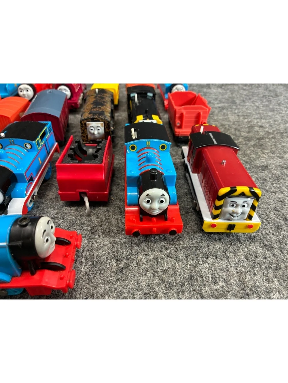 Thomas & Friends Vintage Toy Train Set with Multiple Engines and Cars 20+